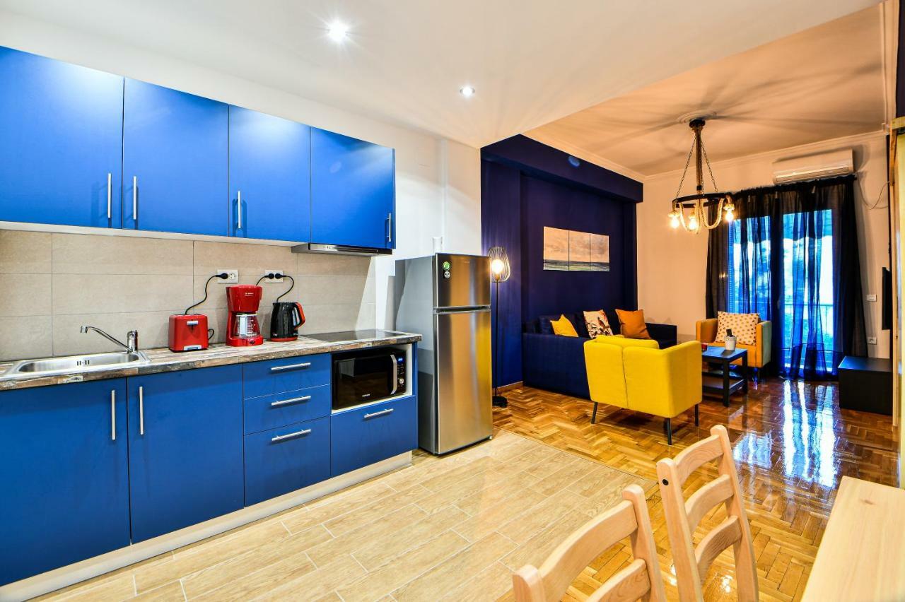 Cozy Blue Apartment By Zain Атина Екстериор снимка